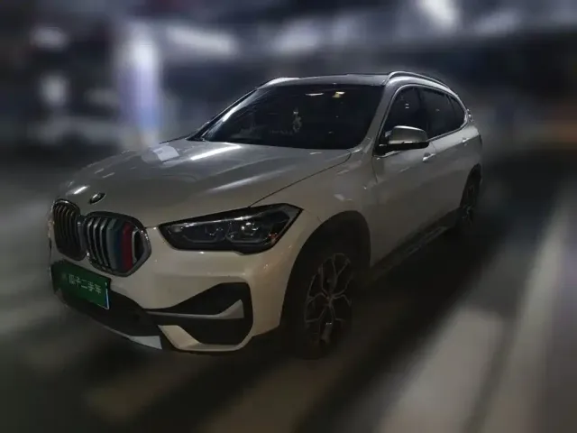 Фотография автомобиля — BMW X1
