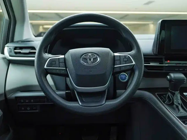 Toyota Granvia — Фото автомобиля 16