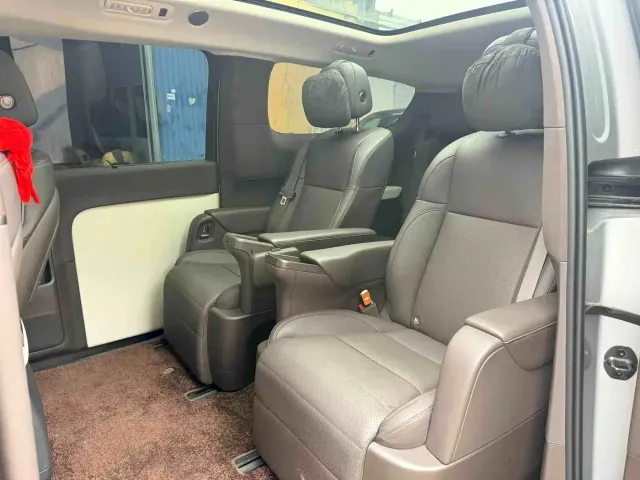 Li Auto MEGA — Фото автомобиля 6