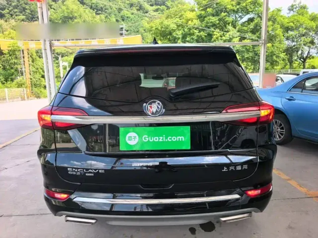 Buick Enclave — Фото автомобиля 3