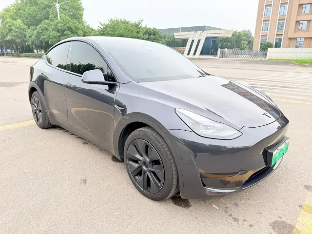 Tesla Model Y 2024 Rear-Wheel Drive Version — Фото автомобиля 3