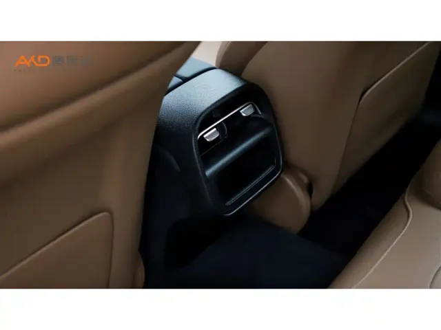 Mercedes-Benz E-Class — Фото автомобиля 9