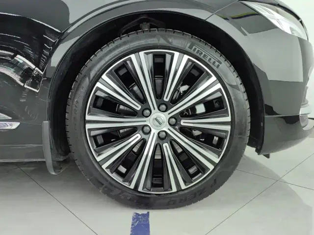 Volvo S90 — Фото автомобиля 6