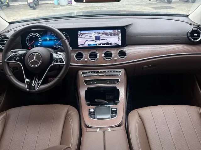 Mercedes-Benz E-Class — Фото автомобиля 10