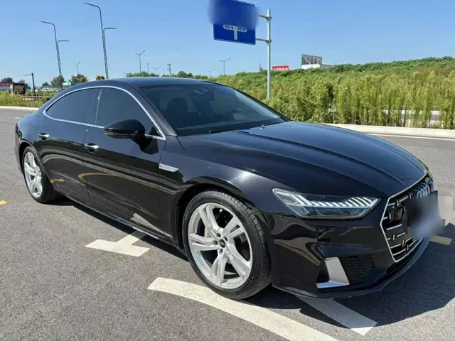 Audi A7L — Фото автомобиля 3
