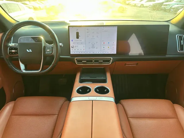 Li Auto L7 — Фото автомобиля 7