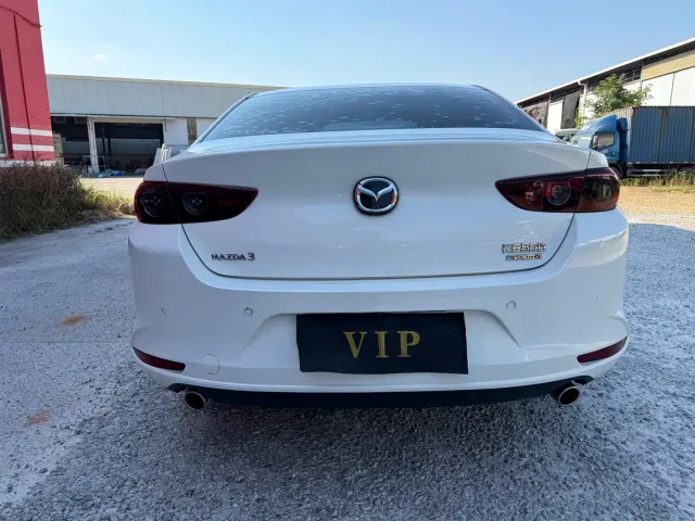 Mazda Axela — Фото автомобиля 4
