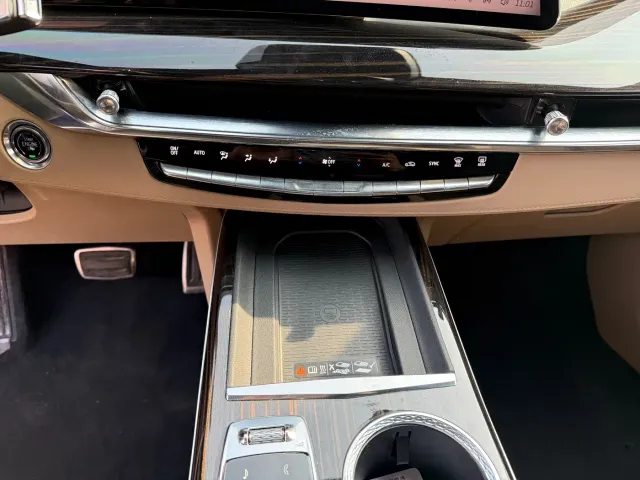Cadillac XT5 — Фото автомобиля 9