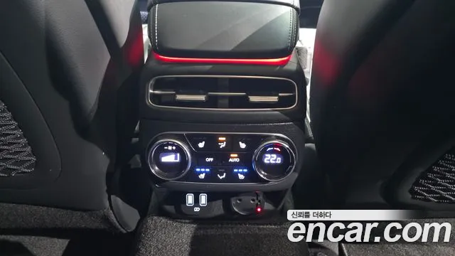 Genesis GV70 — Фото автомобиля 19
