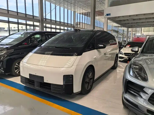 Фотография автомобиля — Li Auto MEGA