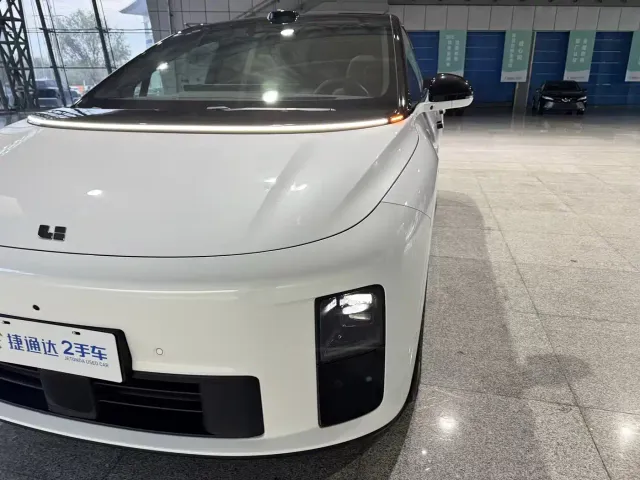 Li Auto i6 — Фото автомобиля 5