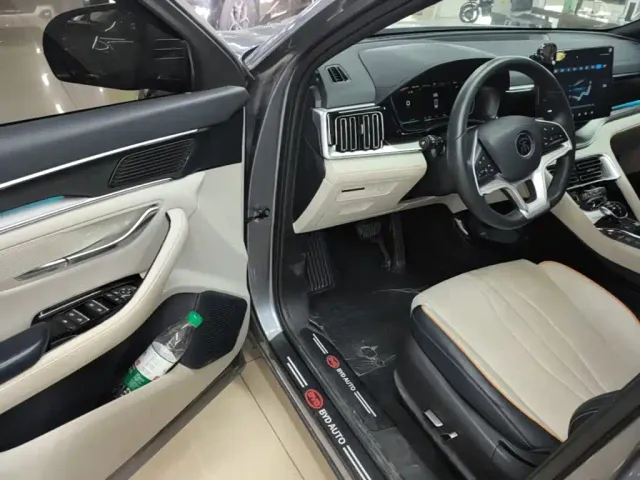 BYD Song PLUS PHEV 2021 EV Premium Model — Фото автомобиля 15