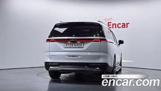 Kia Carnival — Фото автомобиля 4