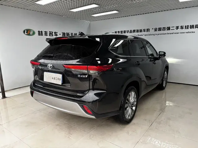 Toyota Highlander — Фото автомобиля 5