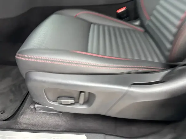 Land Rover Discovery Sport — Фото автомобиля 13