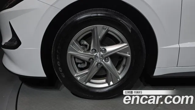 Hyundai Sonata — Фото автомобиля 5