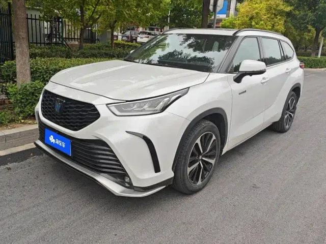 Фотография автомобиля — Toyota Crown Kluger