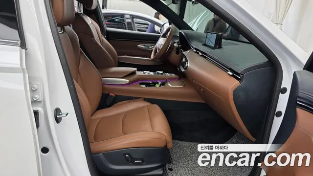 Genesis GV70 — Фото автомобиля 16