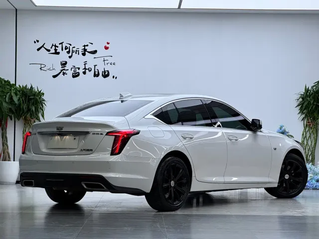 Cadillac CT5 — Фото автомобиля 3