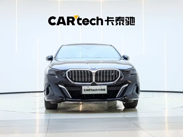 BMW i5 — Фото автомобиля 7