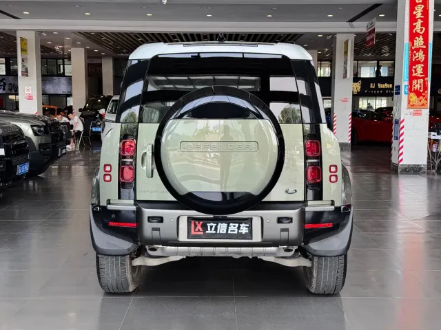 Land Rover Defender — Фото автомобиля 6