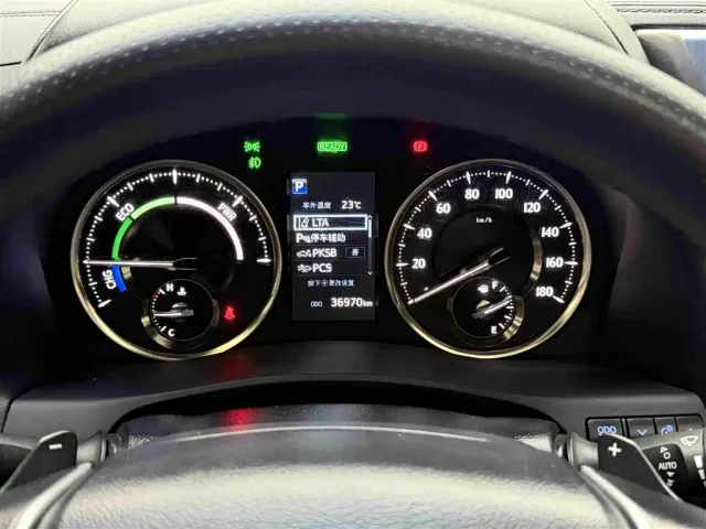 Toyota Vellfire — Фото автомобиля 13