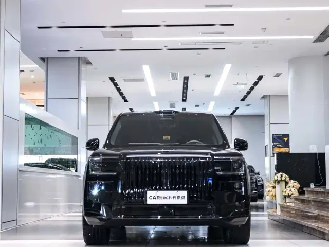 ZEEKR Zeekr 9X 2025 Model Gloss Black Edition — Фото автомобиля 4
