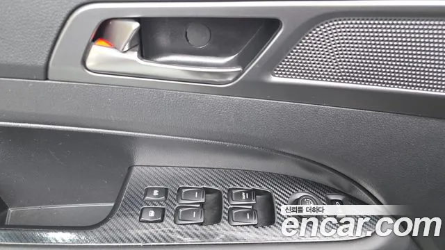 KG_Mobility_Ssangyong Rexton Новый Rexton Sport Khan Дизель 2.2 4WD — Фото автомобиля 29