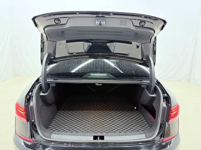Volkswagen Passat — Фото автомобиля 14