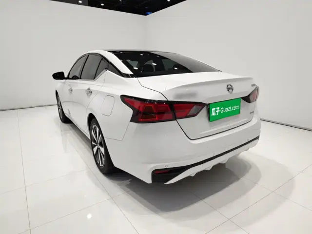 Nissan Teana — Фото автомобиля 4