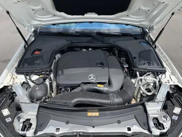 Mercedes-Benz E-Class — Фото автомобиля 16