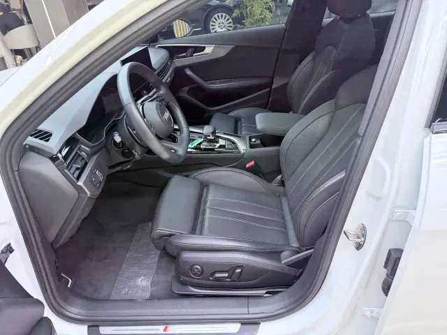 Audi A4L — Фото автомобиля 13
