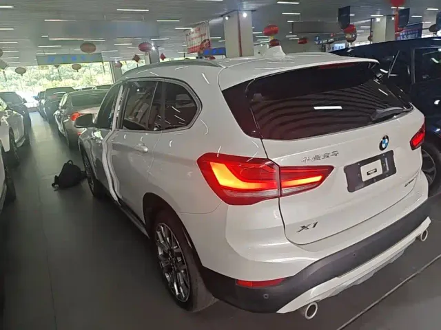 BMW X1 — Фото автомобиля 4