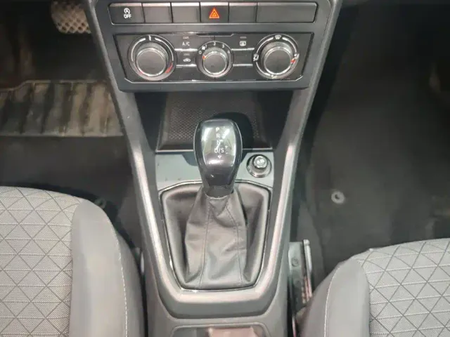 Volkswagen T-Cross — Фото автомобиля 16