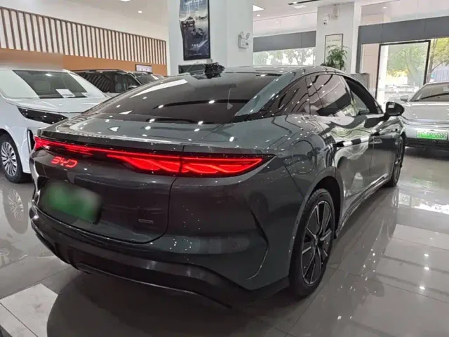 BYD Han L — Фото автомобиля 6