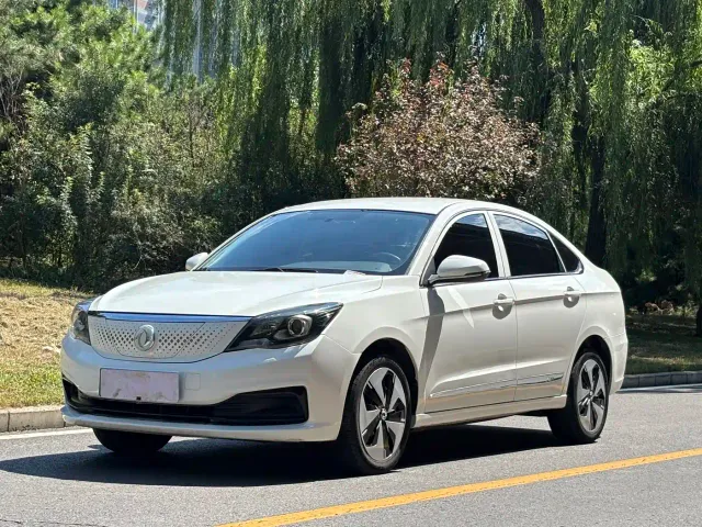 Фотография автомобиля — Dongfeng Fengshen E70