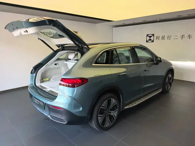 Mercedes-Benz EQE SUV — Фото автомобиля 9