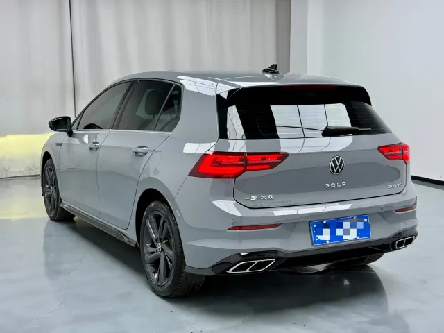 Volkswagen Golf — Фото автомобиля 18