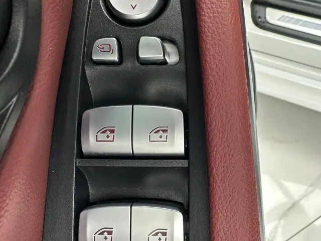 BMW 3 Series — Фото автомобиля 13