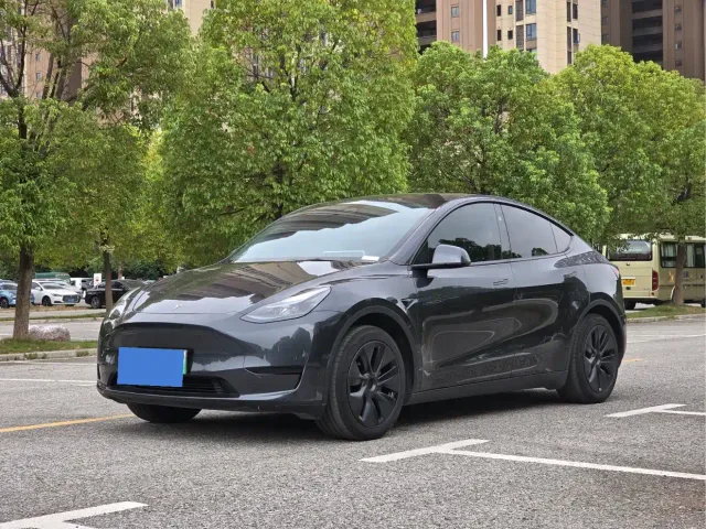 Фотография автомобиля — Tesla Model Y