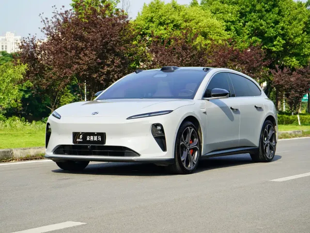 Фотография автомобиля — Nio ET5 Touring