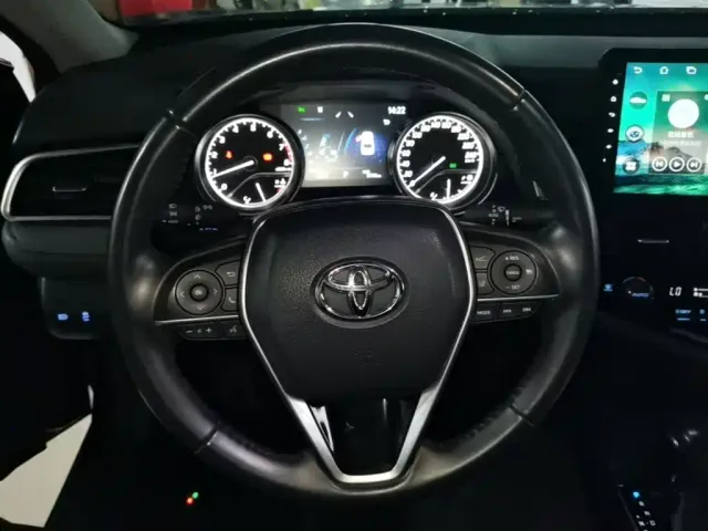 Toyota Camry — Фото автомобиля 10