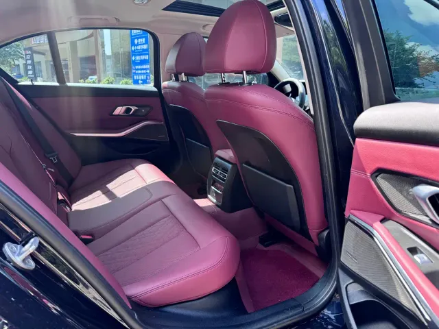 BMW 3 Series — Фото автомобиля 12