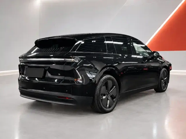 Li Auto i6 — Фото автомобиля 6