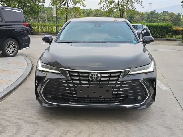 Toyota Avalon — Фото автомобиля 2