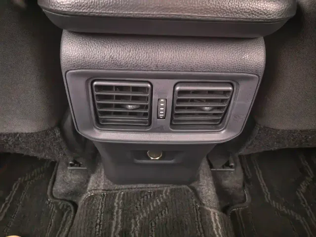 Toyota RAV4 — Фото автомобиля 16