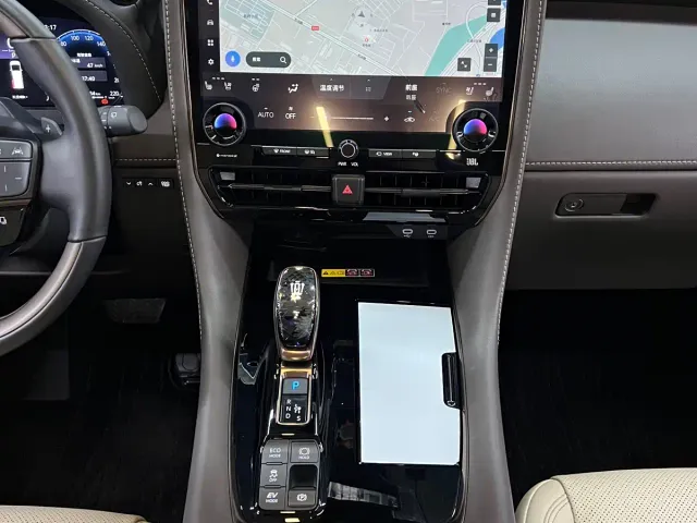 Toyota Vellfire — Фото автомобиля 17