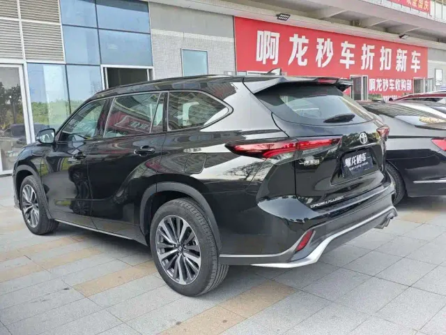 Toyota Crown Kluger — Фото автомобиля 7
