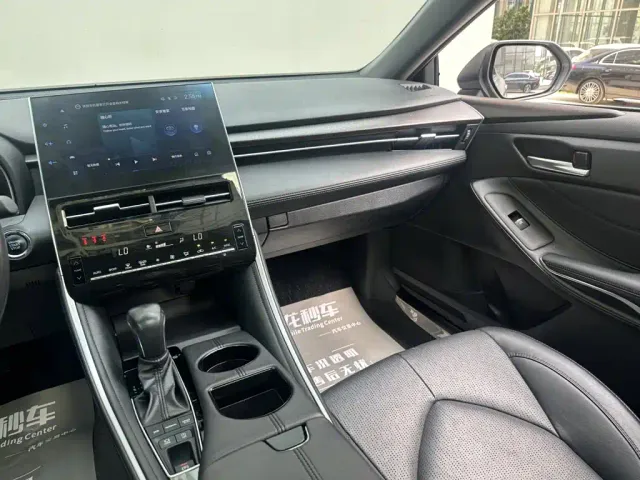 Toyota Avalon — Фото автомобиля 10