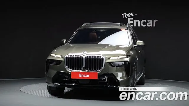 BMW X7 — Фото автомобиля 3